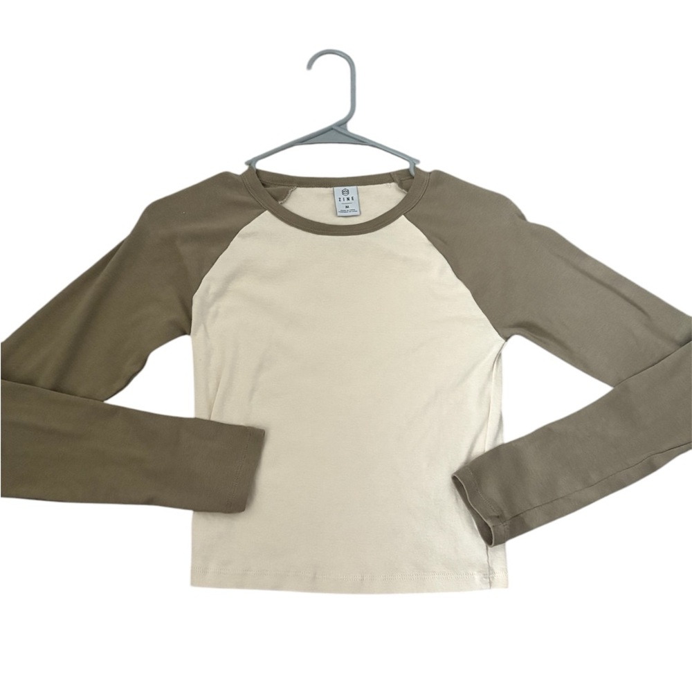 Women’s Zine top, Like new condition only been worn once.